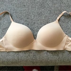 Victoria Secret Wireless push-up bra